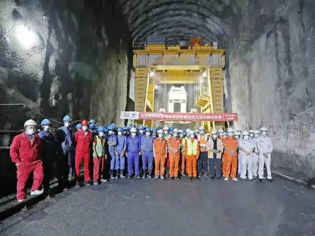 gantry crane in Suki Kinari Hydropower Project