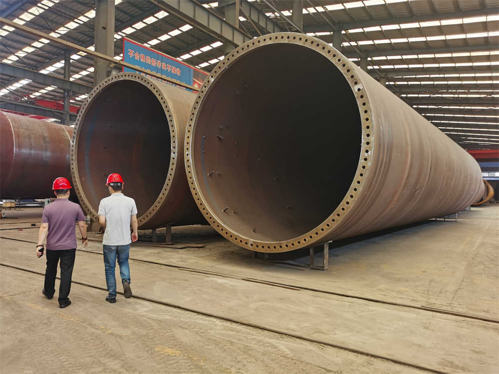 Purchasing representatives visit the factory