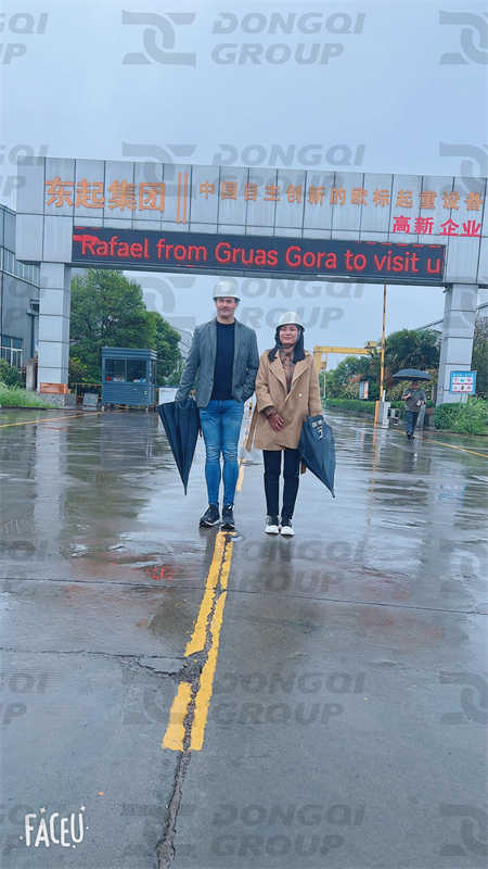 Spanish customer in Dongqi crane factory