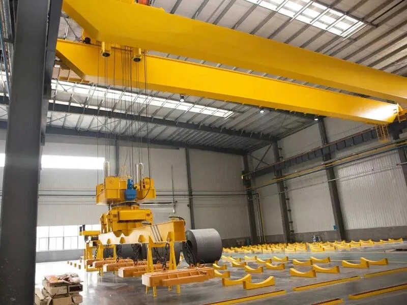 Bridge crane in packaging factory