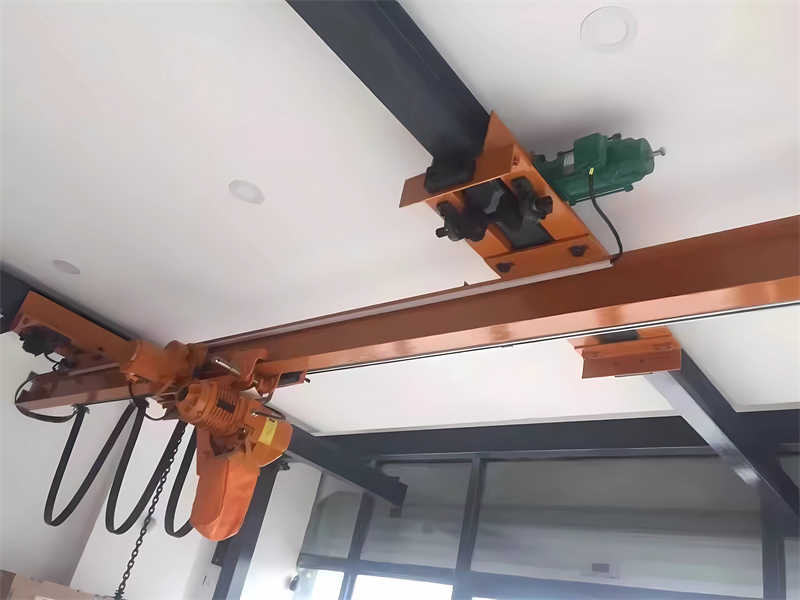 Underhung Cranes vs. Forklifts: Which Saves More Floor Space?