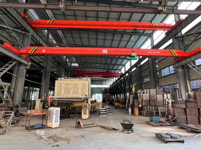 Single-Girder Bridge Cranes in Mold Workshops