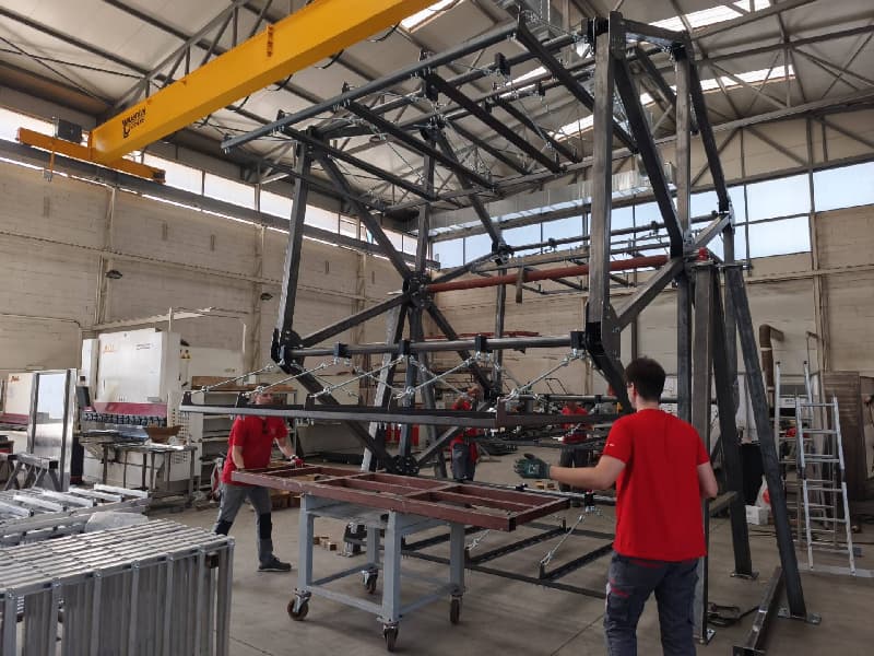 HD-type 5-ton European-style single-girder bridge crane installed in Serbia