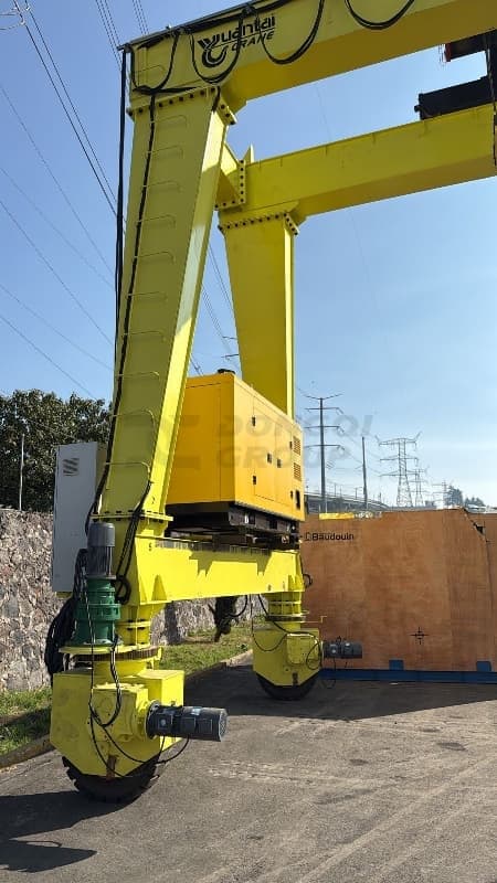 Detailed display of a 30-ton RTG crane