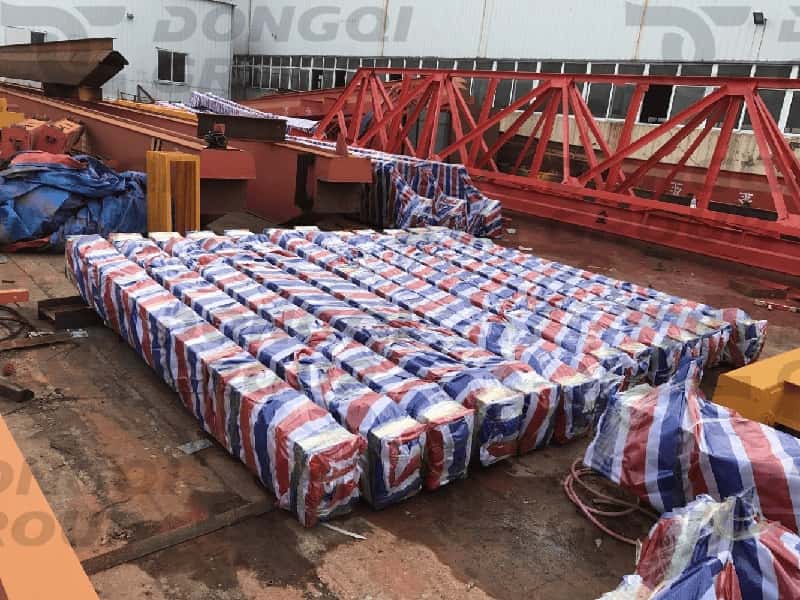 Use waterproof cloth packaging