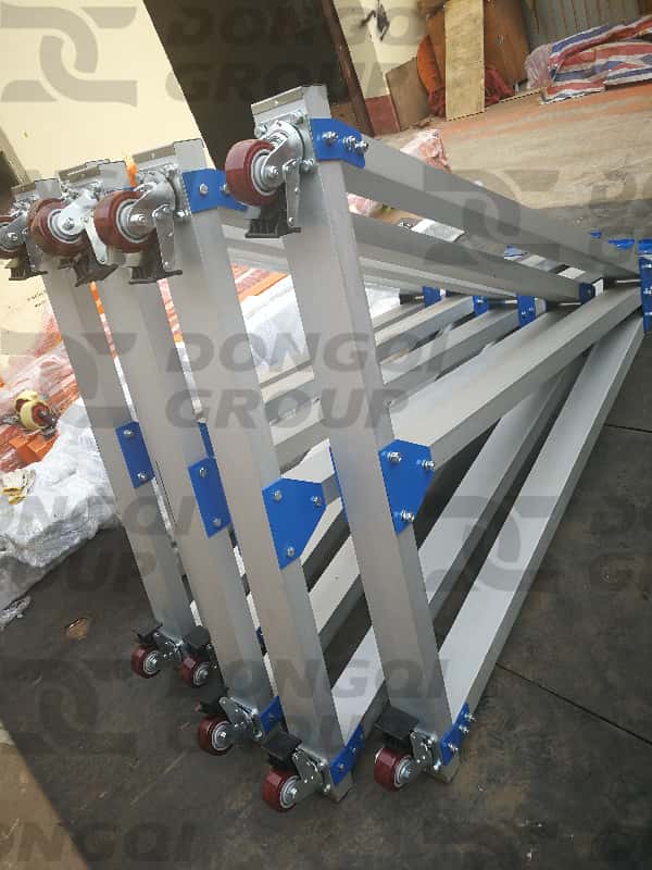 Portable gantry crane outriggers